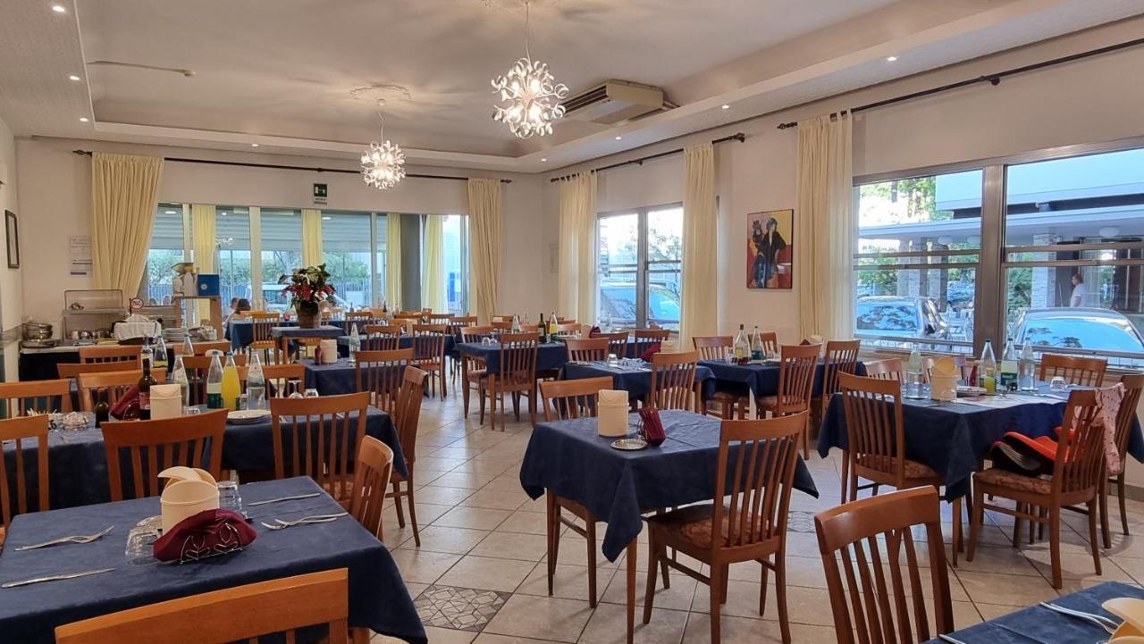 Hotel Costanza تْشيزيناتيكو المظهر الخارجي الصورة
