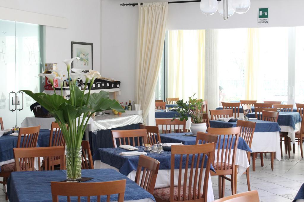 Hotel Costanza تْشيزيناتيكو المظهر الخارجي الصورة