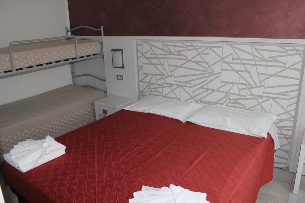 Hotel Costanza تْشيزيناتيكو الغرفة الصورة